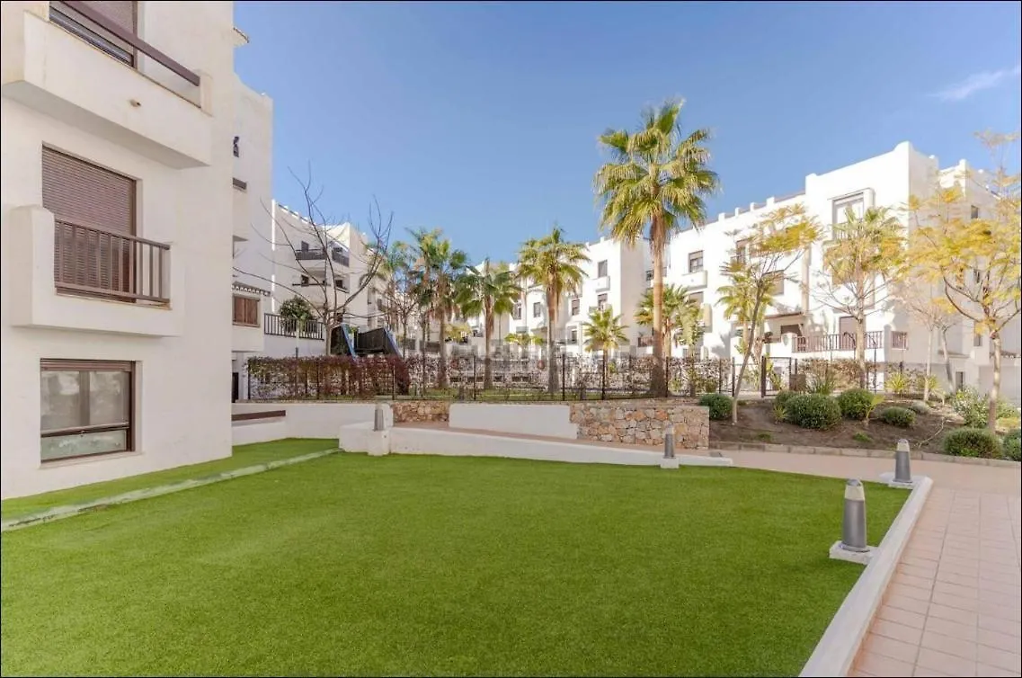 Apartamento En Salobrena Cerca Del Mar - Con Piscina, Gimnasio Y Garaje