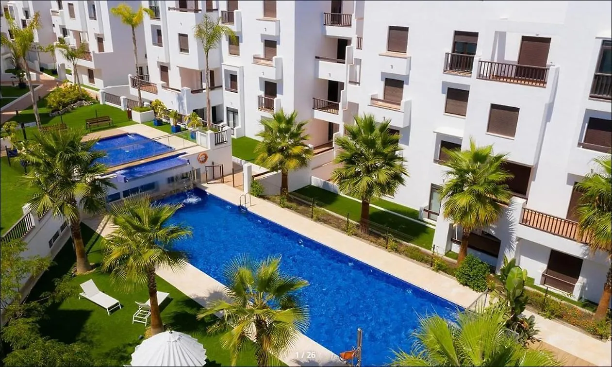 Apartamento En Salobrena Cerca Del Mar - Con Piscina, Gimnasio Y Garaje