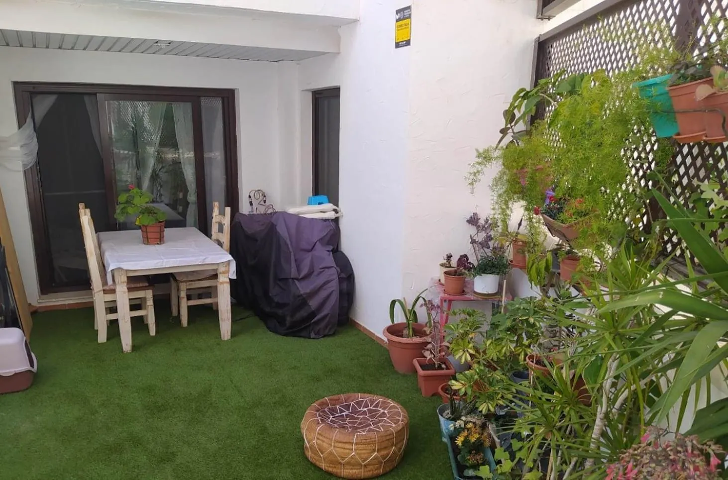 Apartamento En Salobrena Cerca Del Mar - Con Piscina, Gimnasio Y Garaje